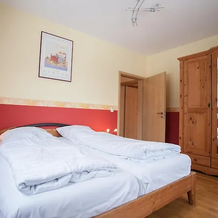 Apartman Hauptstrasse 1-s *